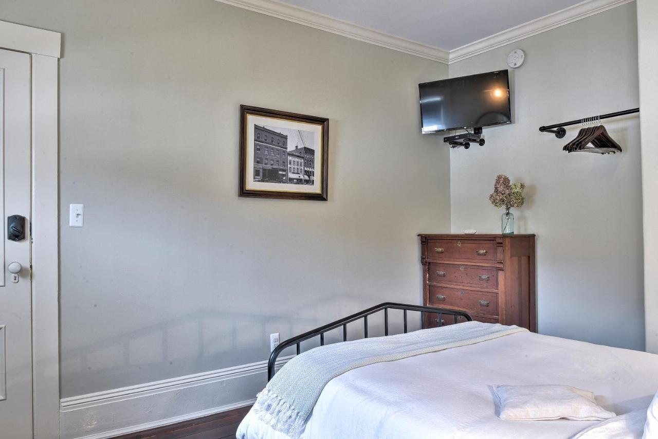 The Burrell House Otel Keene Dış mekan fotoğraf